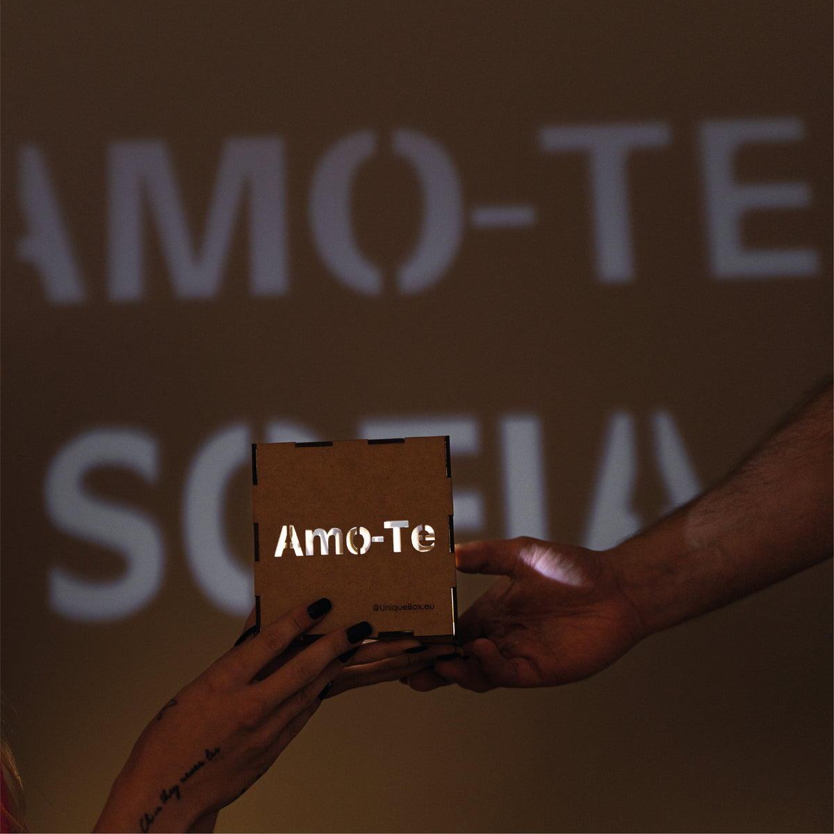 Surpreende quem amas com uma mensagem única