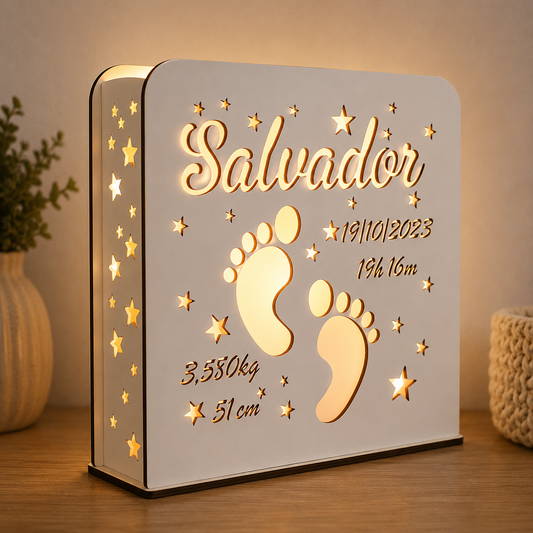 Luz de Presença Personalizada com Dados de Nascimento | Pézinhos